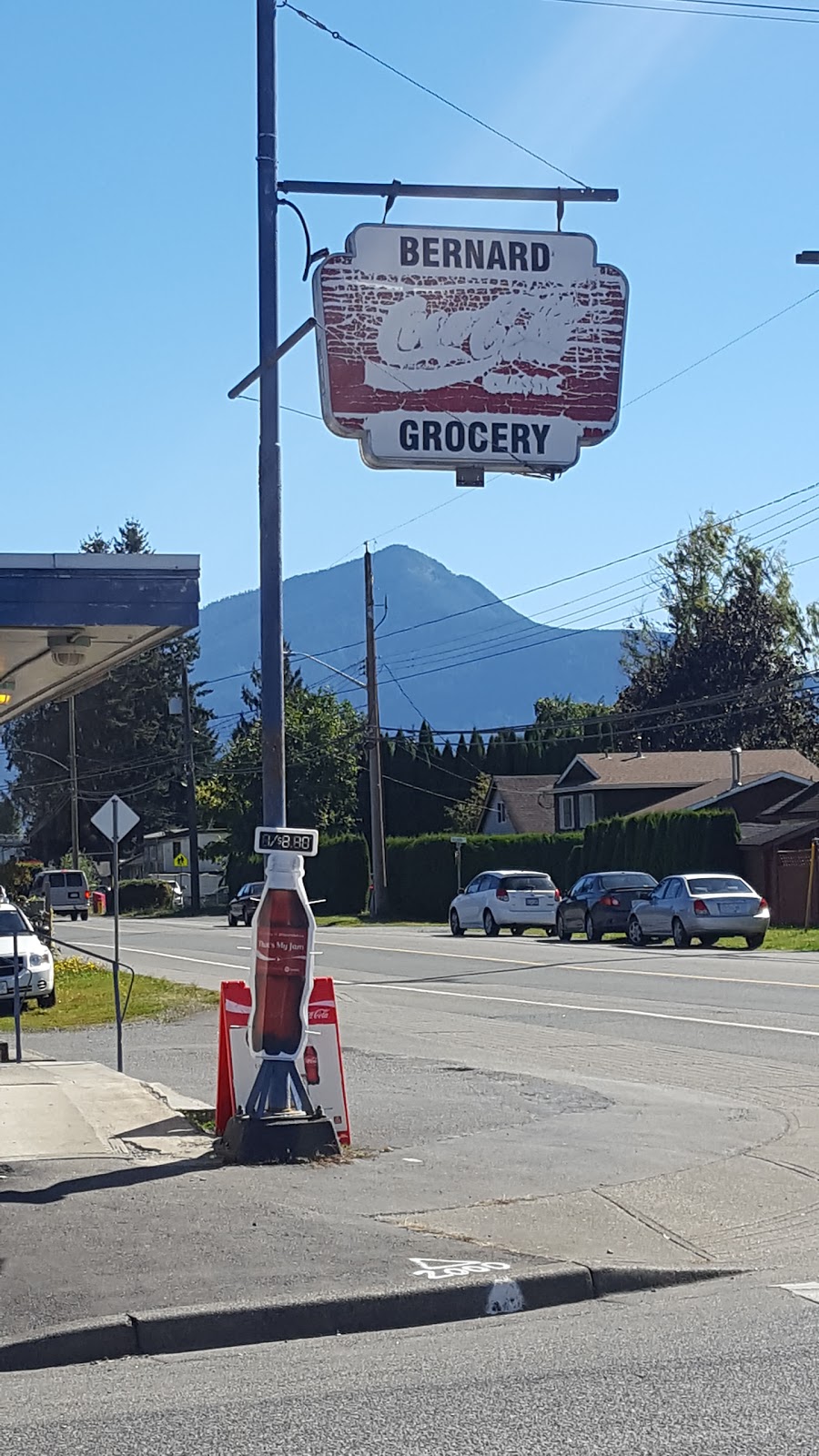 Bernard Grocery | 45515 Bernard Avenue, Chilliwack, BC V2P 1H9, Canada | Phone: (604) 793-9467