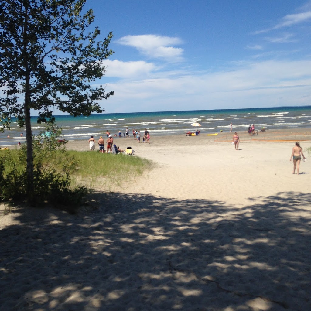 Sandpiper Beach Resort | 8 Sandpiper Ln, Wasaga Beach, ON L9Z 2J9, Canada | Phone: (416) 566-1704