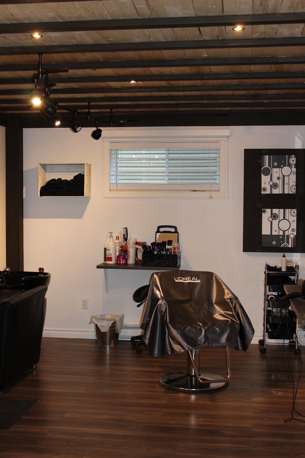 O TROISIÈME LOCAL SALON COIFFURE | 17 240, Rue Calixa-Lavallée, Mirabel, QC J7J 0B2, Canada | Phone: (438) 777-2845