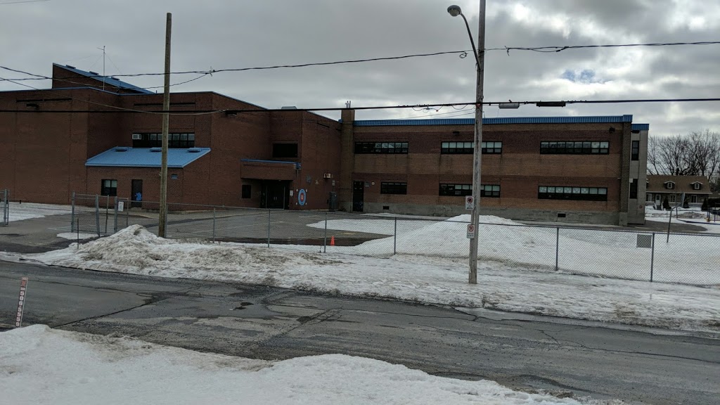 Primary School Gaétan-Boucher | 4850 Boulevard Westley, Saint-Hubert, QC J3Y 2T4, Canada | Phone: (450) 656-5521