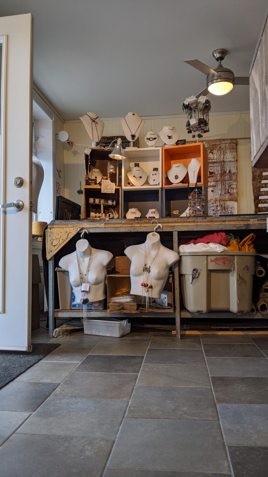 latelier-boutique à Moi de Moi | 975 Rue Victoria, La Baie, QC G7B 3M9, Canada | Phone: (418) 306-1298