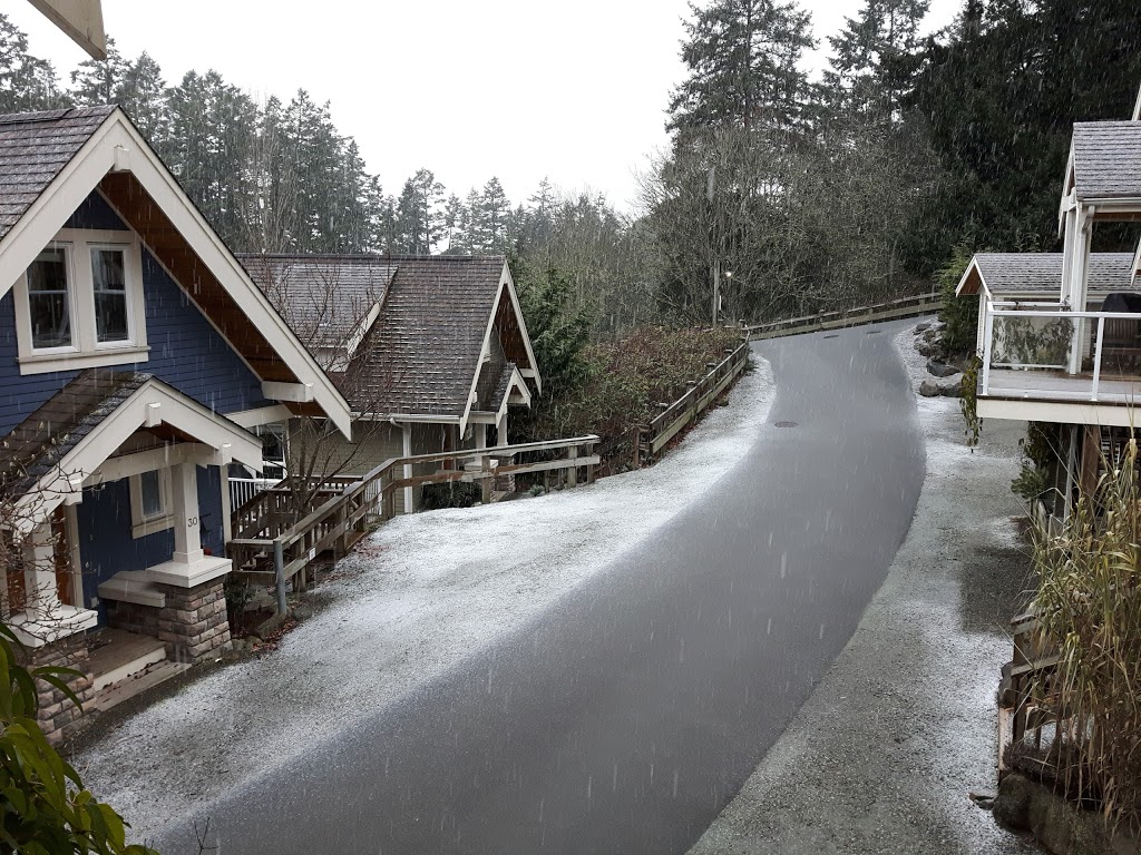 Currents at Otter Bay | 2315 MacKinnon Rd, Pender Island, BC V0N 2M1, Canada | Phone: (250) 629-2150