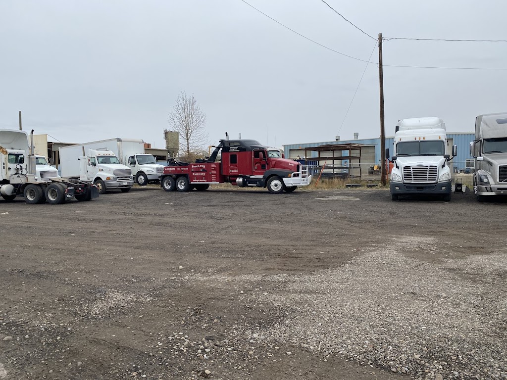 Calgary Heavy Towing INC | 8625 68 St SE, Calgary, AB T2C 2R6, Canada | Phone: (403) 702-0082