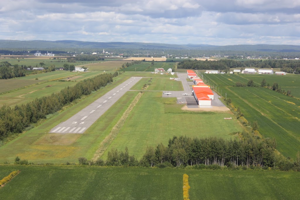 Aéroport de Joliette | 501 Rang Double, Saint-Ambroise-de-Kildare, QC J0K 1C0, Canada | Phone: (450) 759-6252