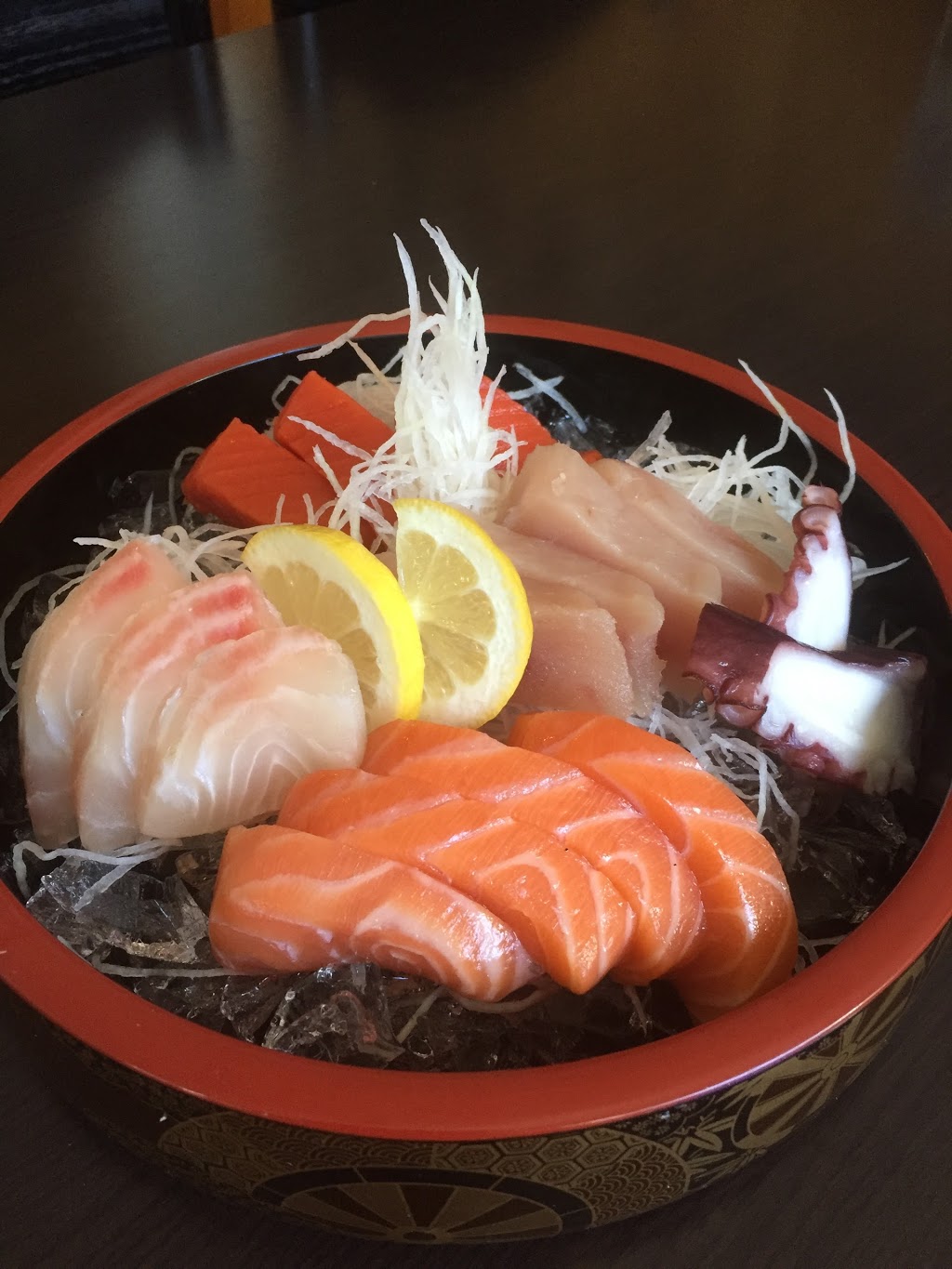 MasQueSolo Sushi & Kitchen Inc | 5827 176 St, Surrey, BC V3S 4E3, Canada | Phone: (604) 372-1040