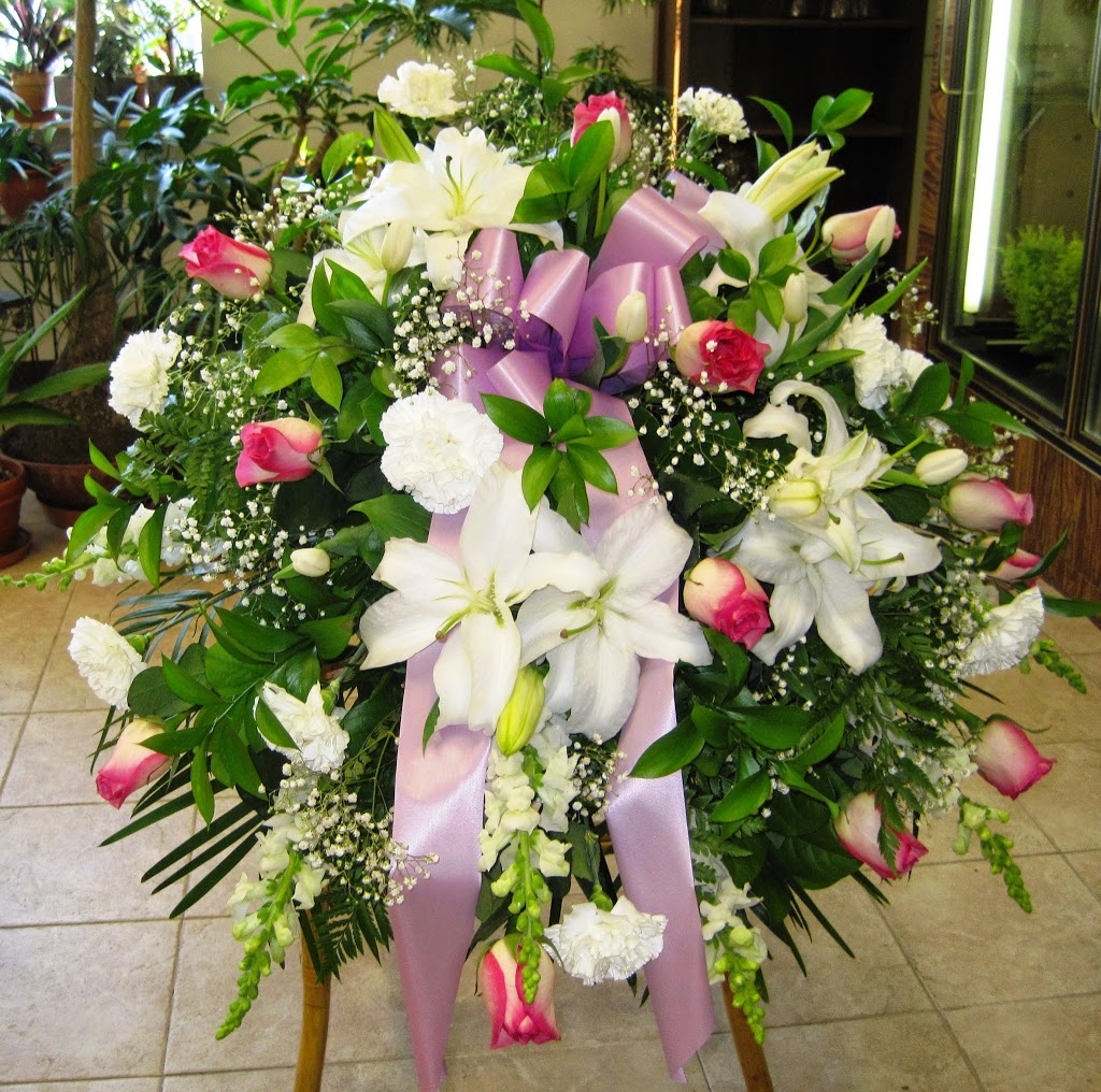 Funeral Tributes Flowers | 1960 Lawrence Ave E, Scarborough, ON M1R 2Z1, Canada | Phone: (416) 285-7130