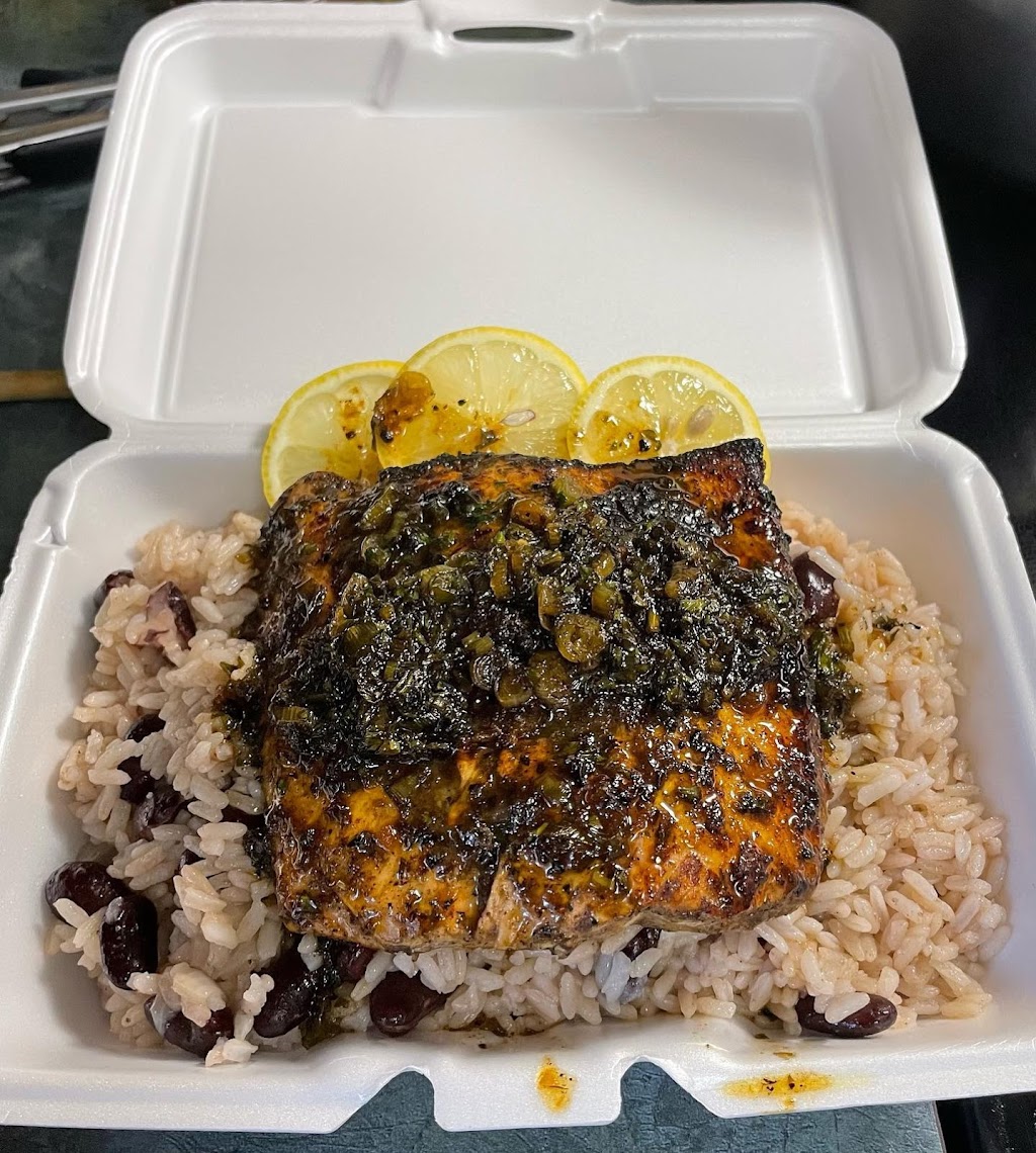 PapaMacs Jamaican Restaurant | 1114 Bittersweet Pl, Kingston, ON K7P 2G8, Canada | Phone: (905) 626-4677