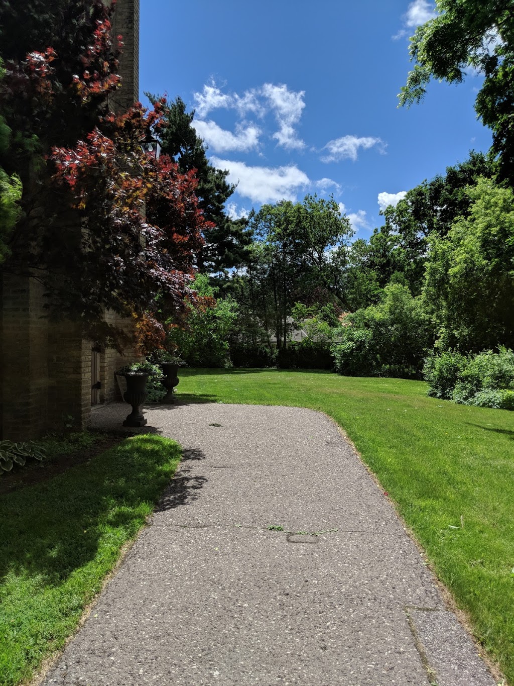 Saint Johns York Mills Anglican Church Cemetery | 19 Don Ridge Dr, Toronto, ON M2P, Canada | Phone: (416) 225-6611