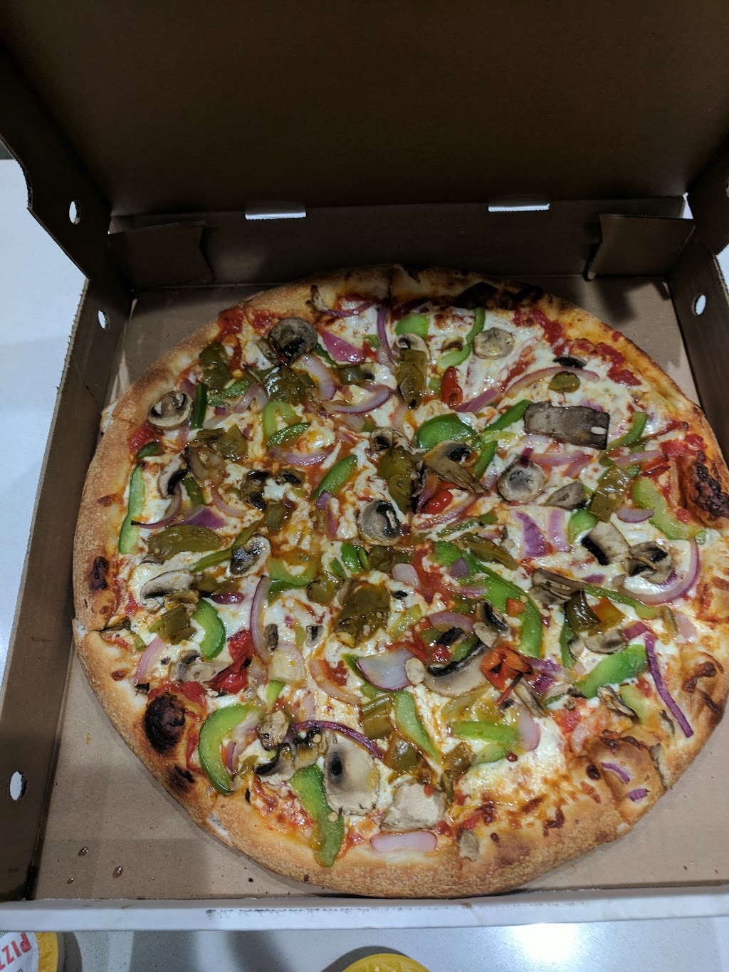 Pizza Nova | 2400 Dundas St W #4, Mississauga, ON L5K 2R8, Canada | Phone: (416) 439-0000