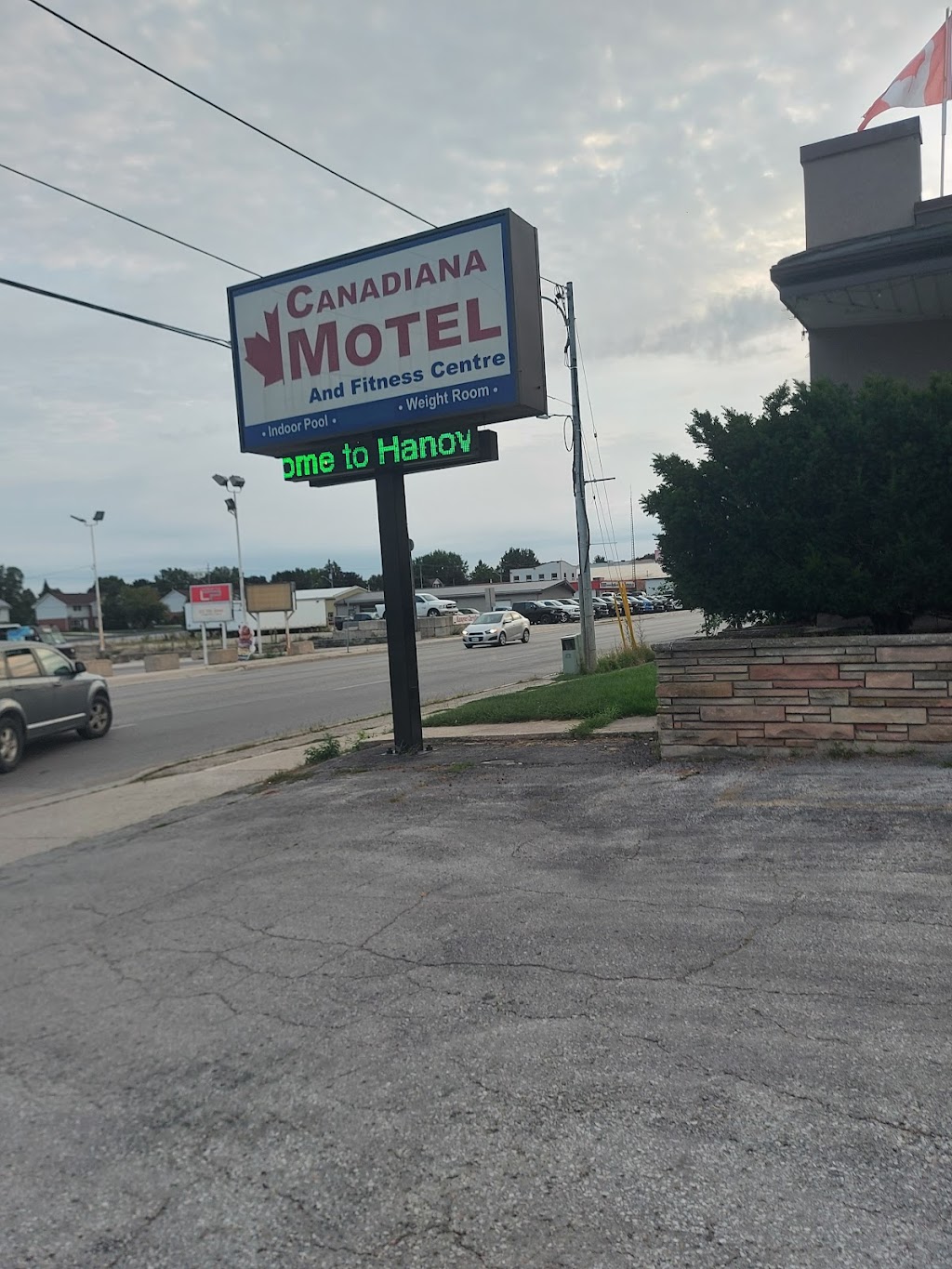 Canadiana Motel | 617 10th St, Hanover, ON N4N 1S1, Canada | Phone: (519) 364-1580