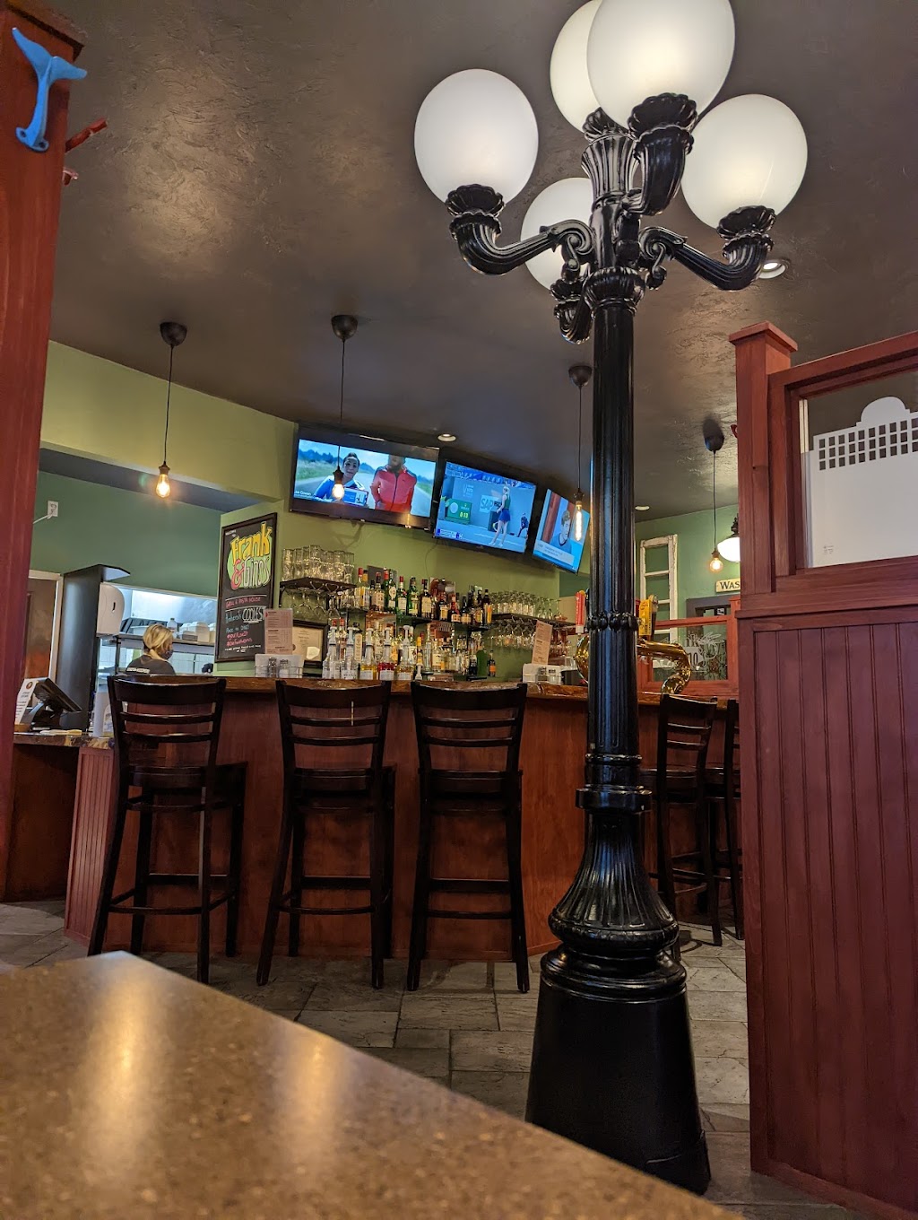 Frank & Ginos Grill & Pasta House Amherst | 103 S Albion St, Amherst, NS B2H 2X2, Canada | Phone: (902) 667-4466