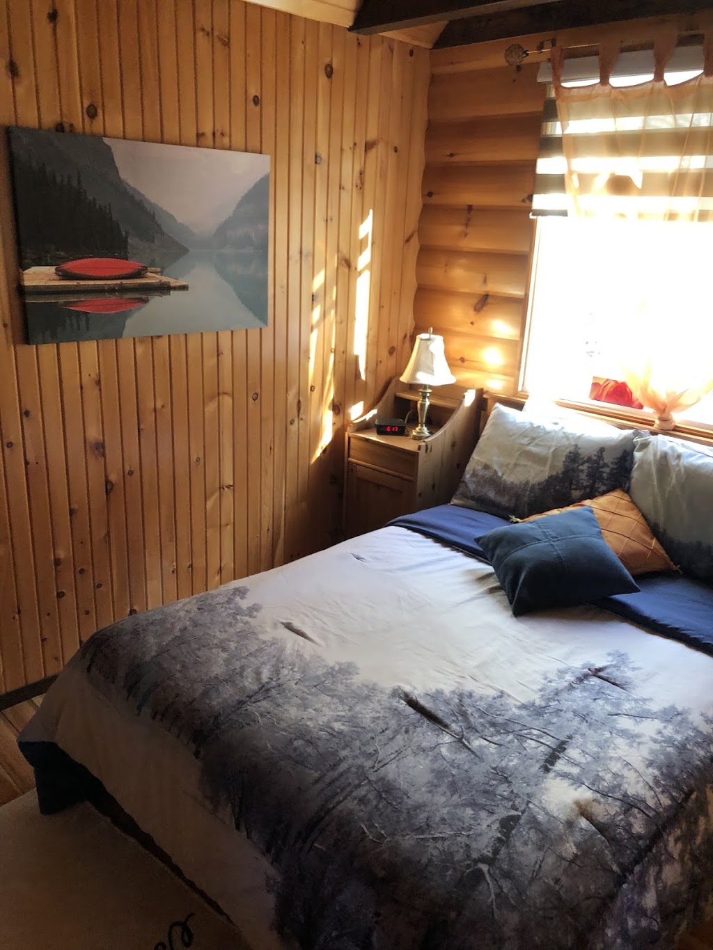 Les Chalets Garou | 1096 Rue Labbé, Saint-Ferdinand, QC G0N 1N0, Canada | Phone: (418) 428-4245