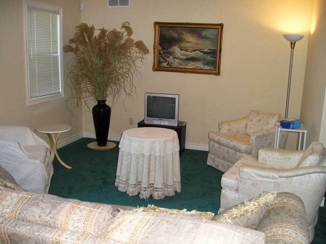 Susans Villa Bed & Breakfast Hotel | 5481 Ontario Ave, Niagara Falls, ON L2E 3S4, Canada | Phone: (289) 296-9402