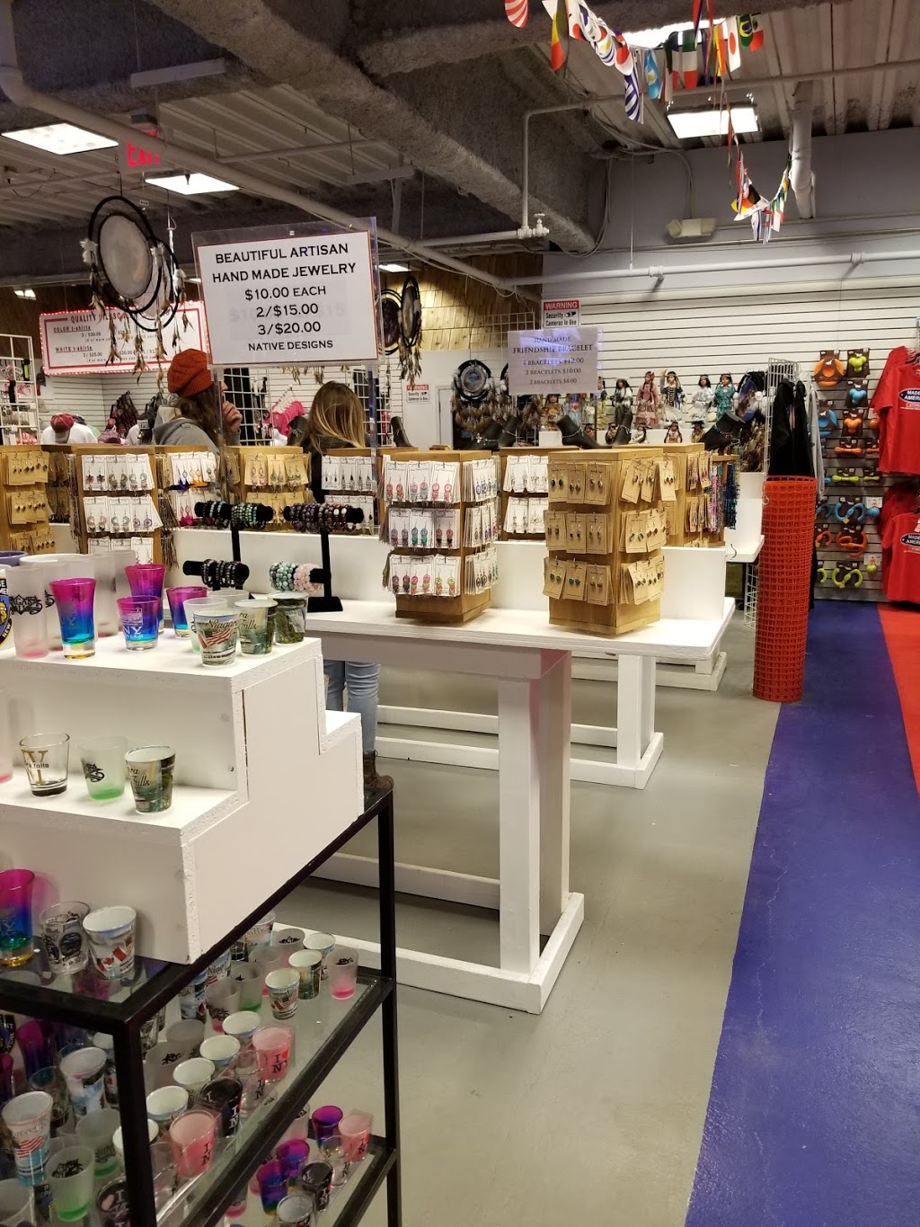 Made In America Store Souvenir & Gift Shop *SECOND FLOOR* | 360 Rainbow Blvd, Niagara Falls, NY 14303, USA | Phone: (716) 304-3622