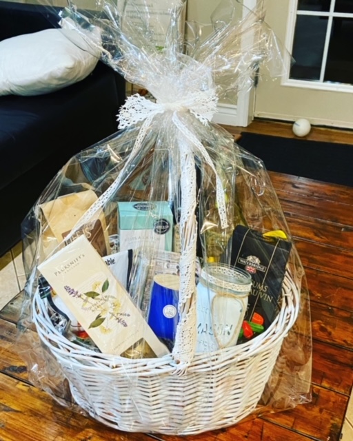 KD Gift Baskets | 11 Dove Ct, Hamilton, ON L9A 5C1, Canada | Phone: (647) 545-2373