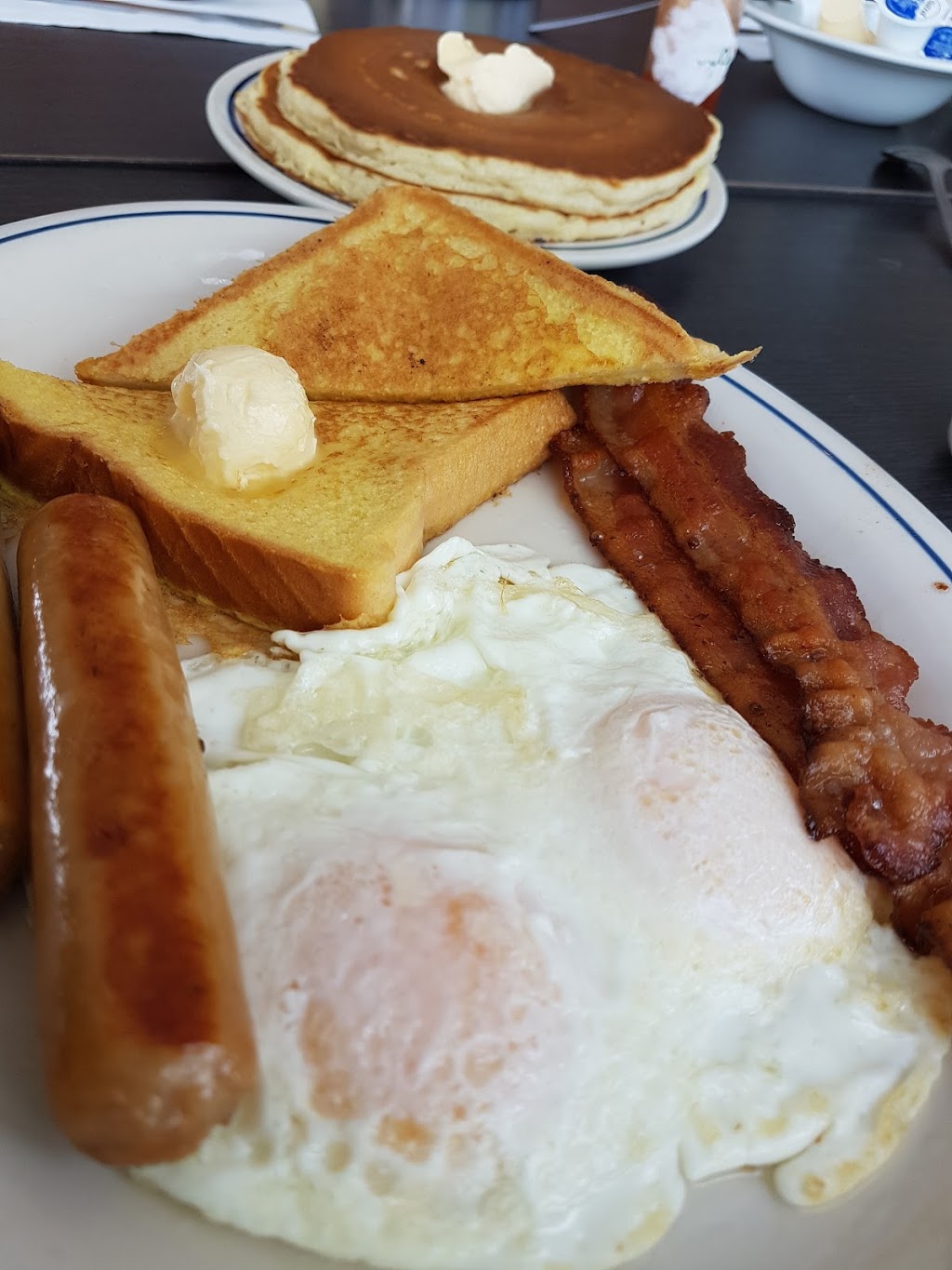 IHOP - The Tower Hotel | 6732 Fallsview Blvd 26th Floor, Niagara Falls, ON L2G 3W6, Canada | Phone: (905) 356-1501 ext. 2037