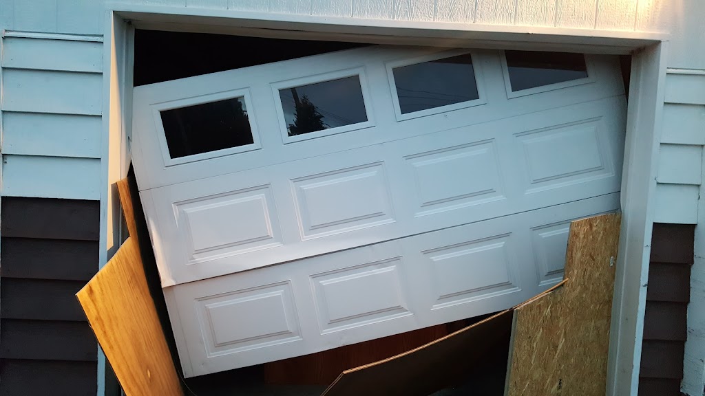 Garage Door Doctor Victoria | 118 Aldersmith Pl #65, Victoria, BC V9A 7M9, Canada | Phone: (250) 383-3874