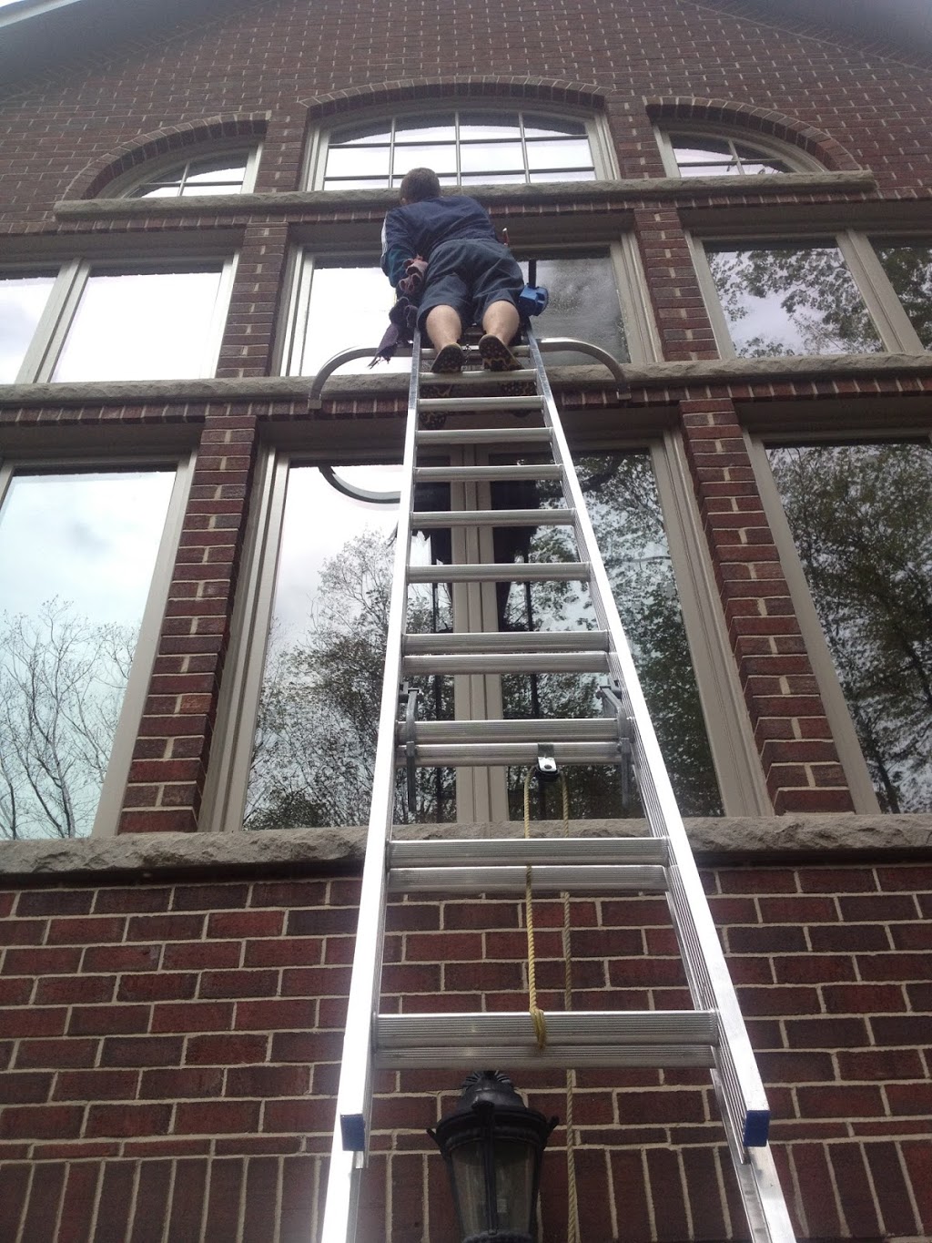 Star Bright Professional Window Cleaners | 1235 Fairview St suite #387, Burlington, ON L7S 2K9, Canada | Phone: (905) 335-2555