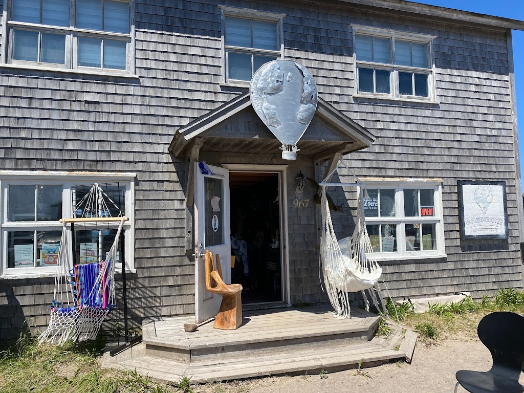 Le Globe-Trotter - Artisans du monde | Magdalen Islands, QC G4T 5B3, Canada | Phone: (418) 937-5577