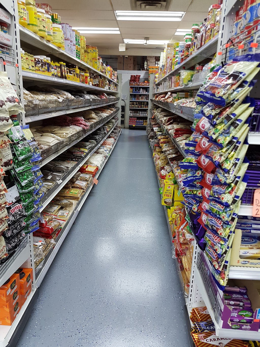 Famous Cash & Carry | 1871 OConnor Dr, North York, ON M4A 1X1, Canada | Phone: (416) 755-5425