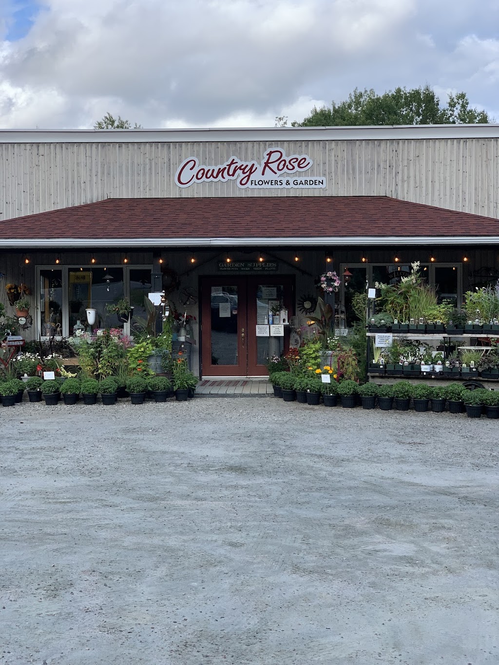 Country Rose Flowers & Garden | 13513 ON-118, Haliburton, ON K0M 1S0, Canada | Phone: (705) 457-3774