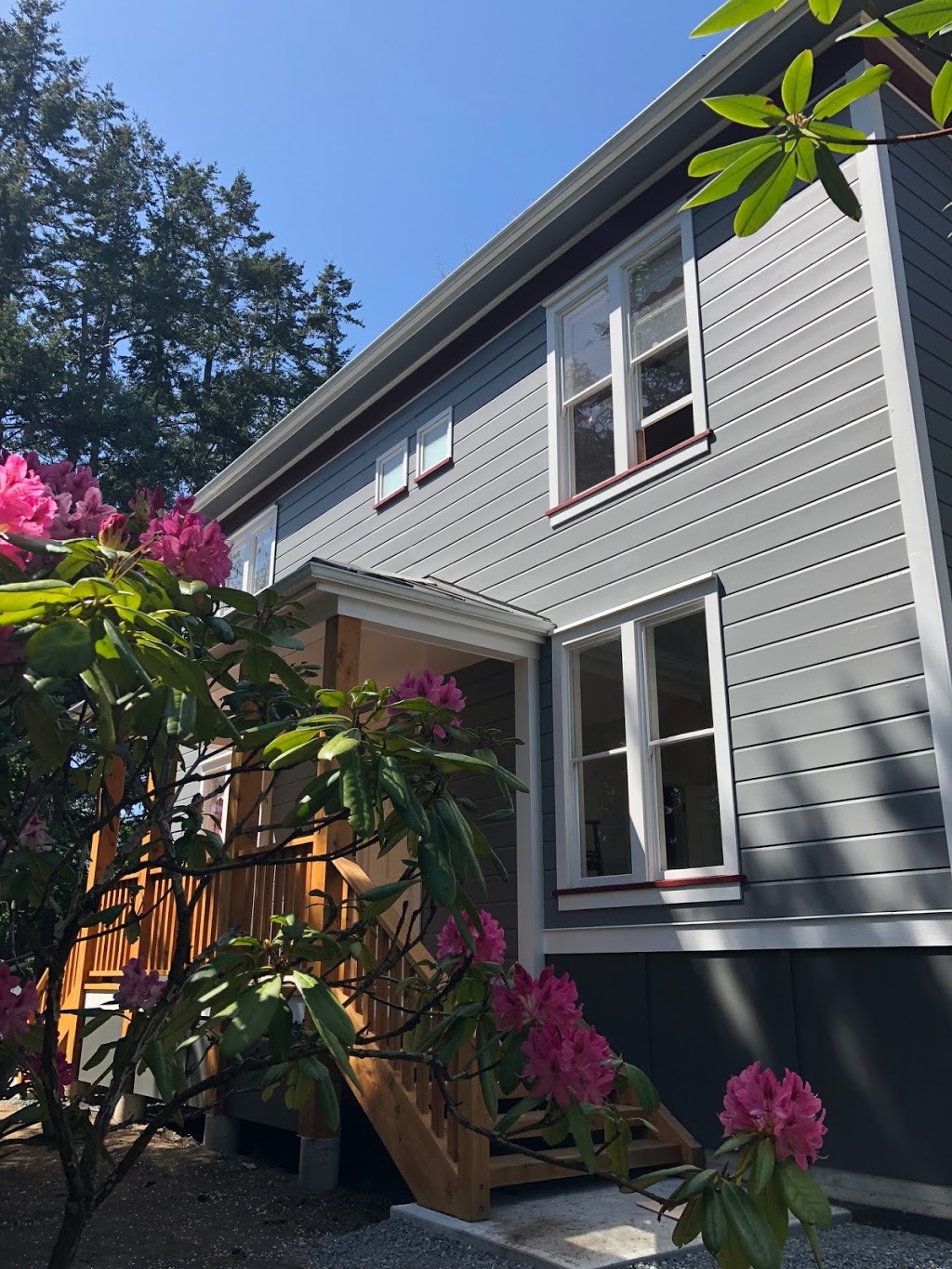 The Burnside House | 1890 Maple Avenue South, Sooke, BC V9Z 0N9, Canada | Phone: (250) 642-5300