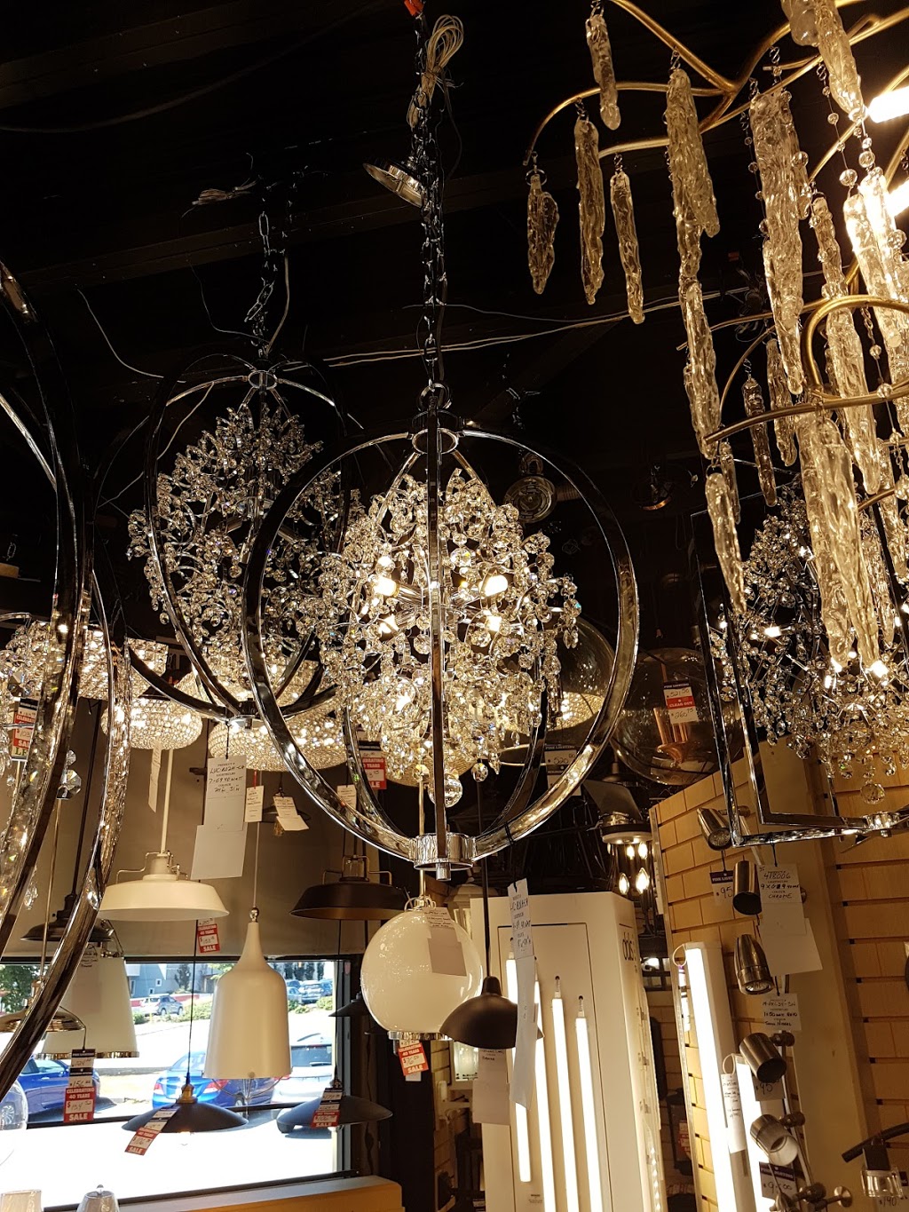 Pine Lighting | 6898 King George Blvd, Surrey, BC V3W 4Z9, Canada | Phone: (604) 591-8895