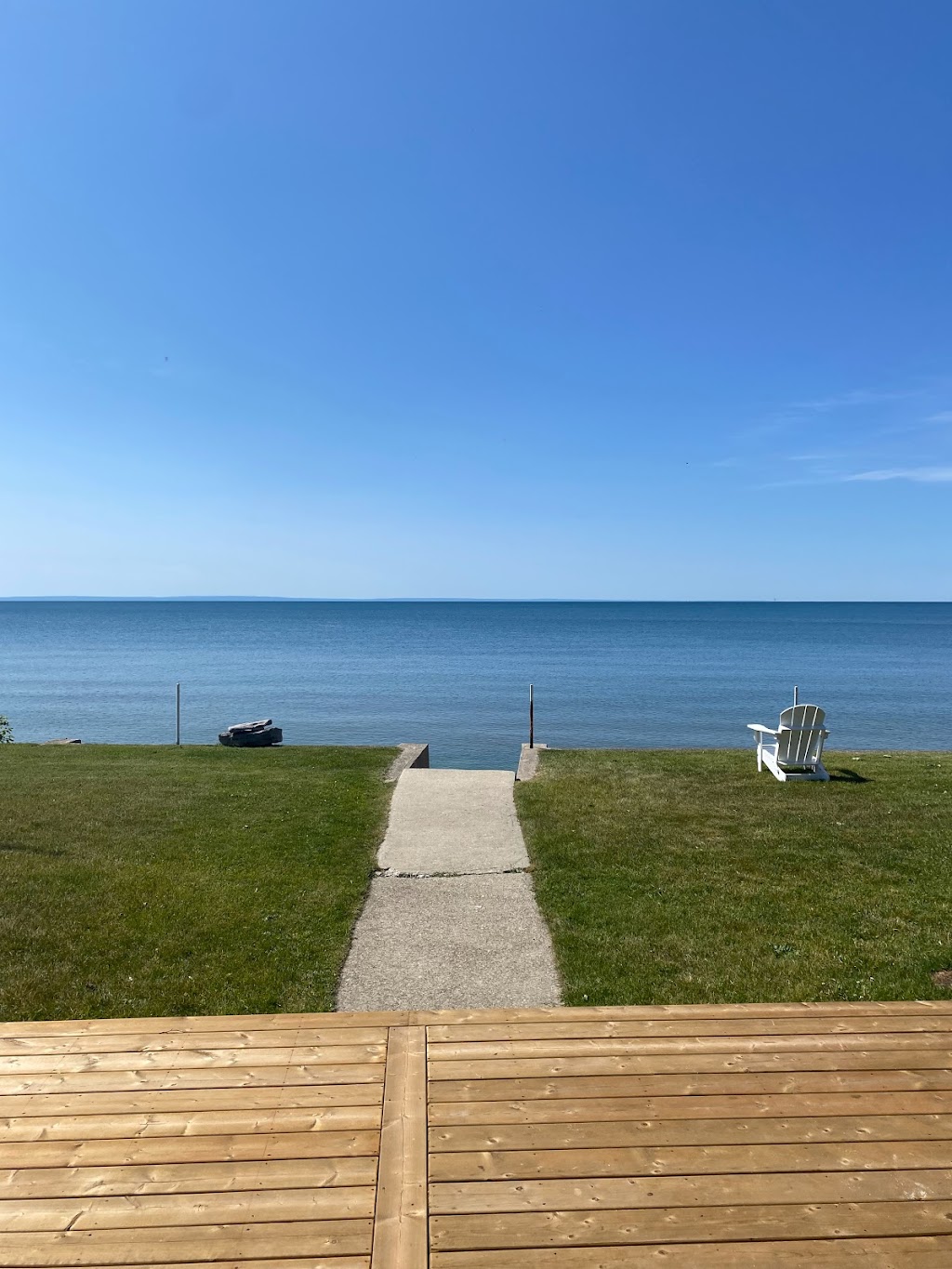 Beach House Niagara | 11833 Lakeshore Rd, Wainfleet, ON L0S 1V0, Canada | Phone: (647) 618-3275