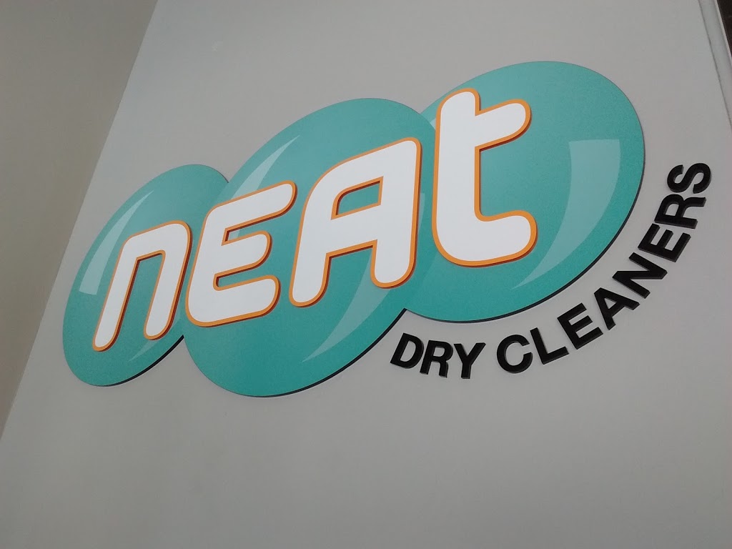 Neat Dry Cleaners | 478 Dundas St W, Oakville, ON L6H 6R8, Canada | Phone: (905) 257-2956