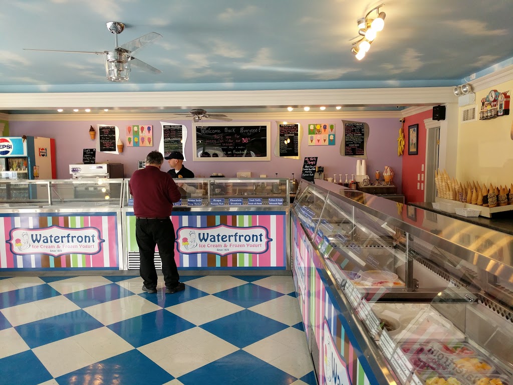 Waterfront Ice Cream & Frozen Yogurt | 229 Dalhousie St, Amherstburg, ON N9V 1W6, Canada | Phone: (519) 736-5553