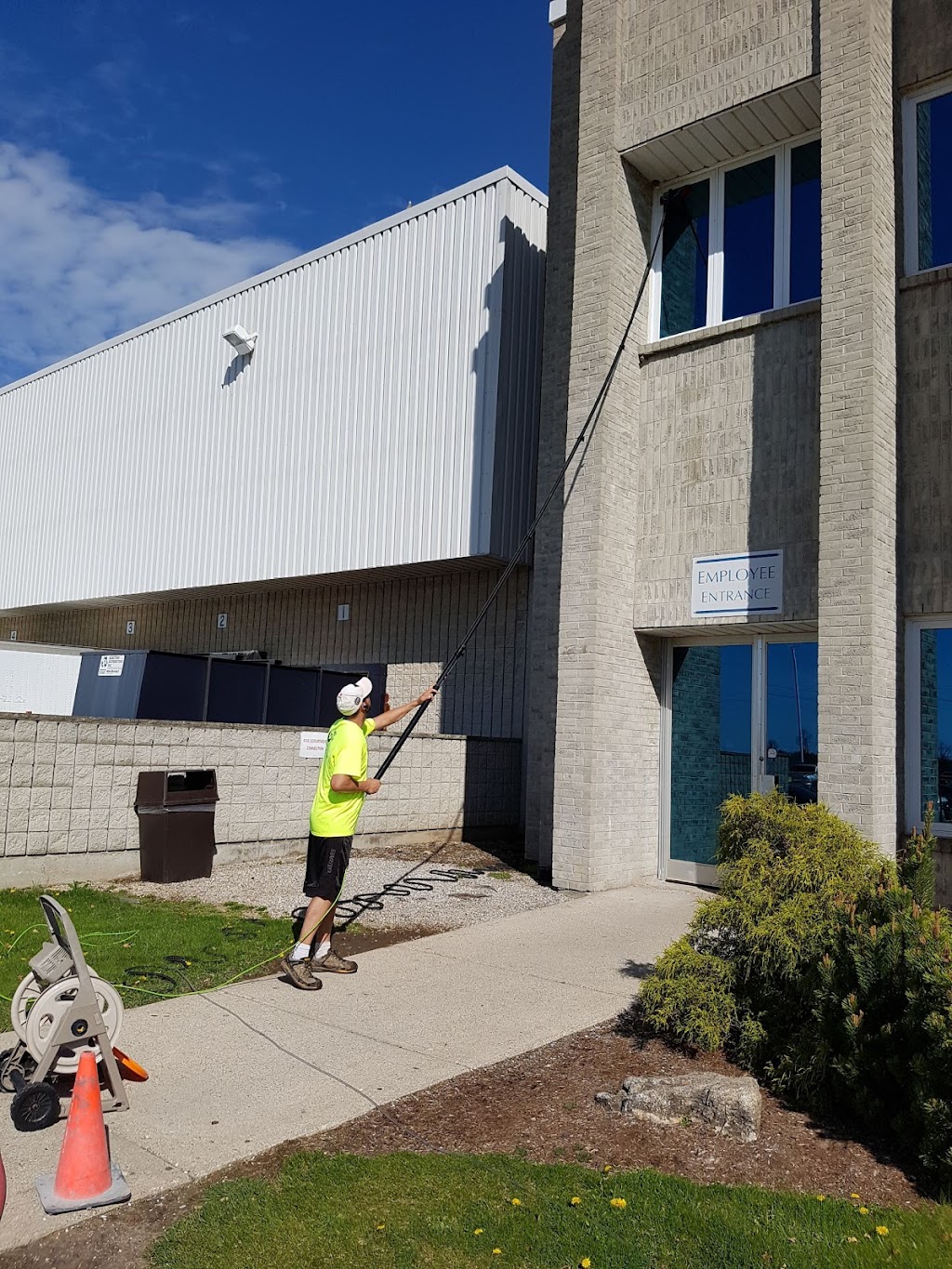 Pro-Touch Window Cleaning | 64 Park Ave, St Thomas, ON N5R 4W1, Canada | Phone: (519) 933-9220