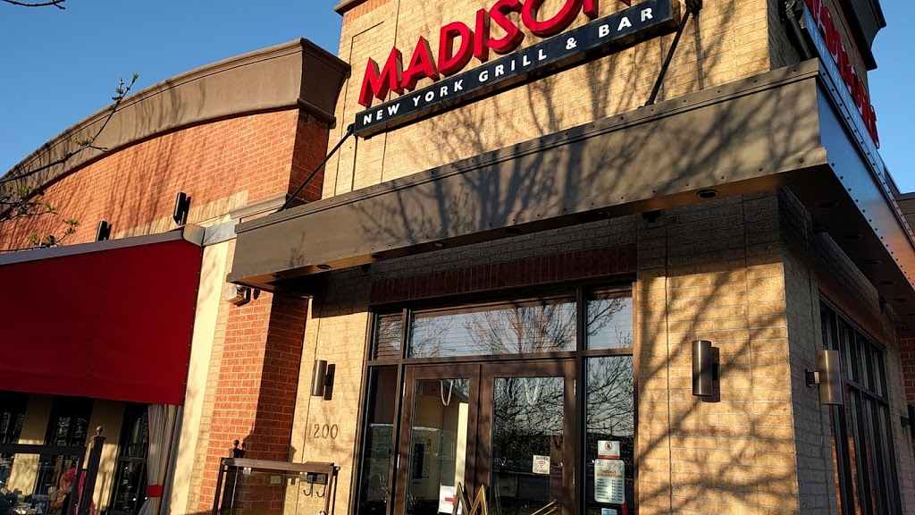 Madisons Restaurant & Bar | 1200 Boulevard des Promenades, Saint-Hubert, QC J3Y 5K2, Canada | Phone: (450) 441-4444