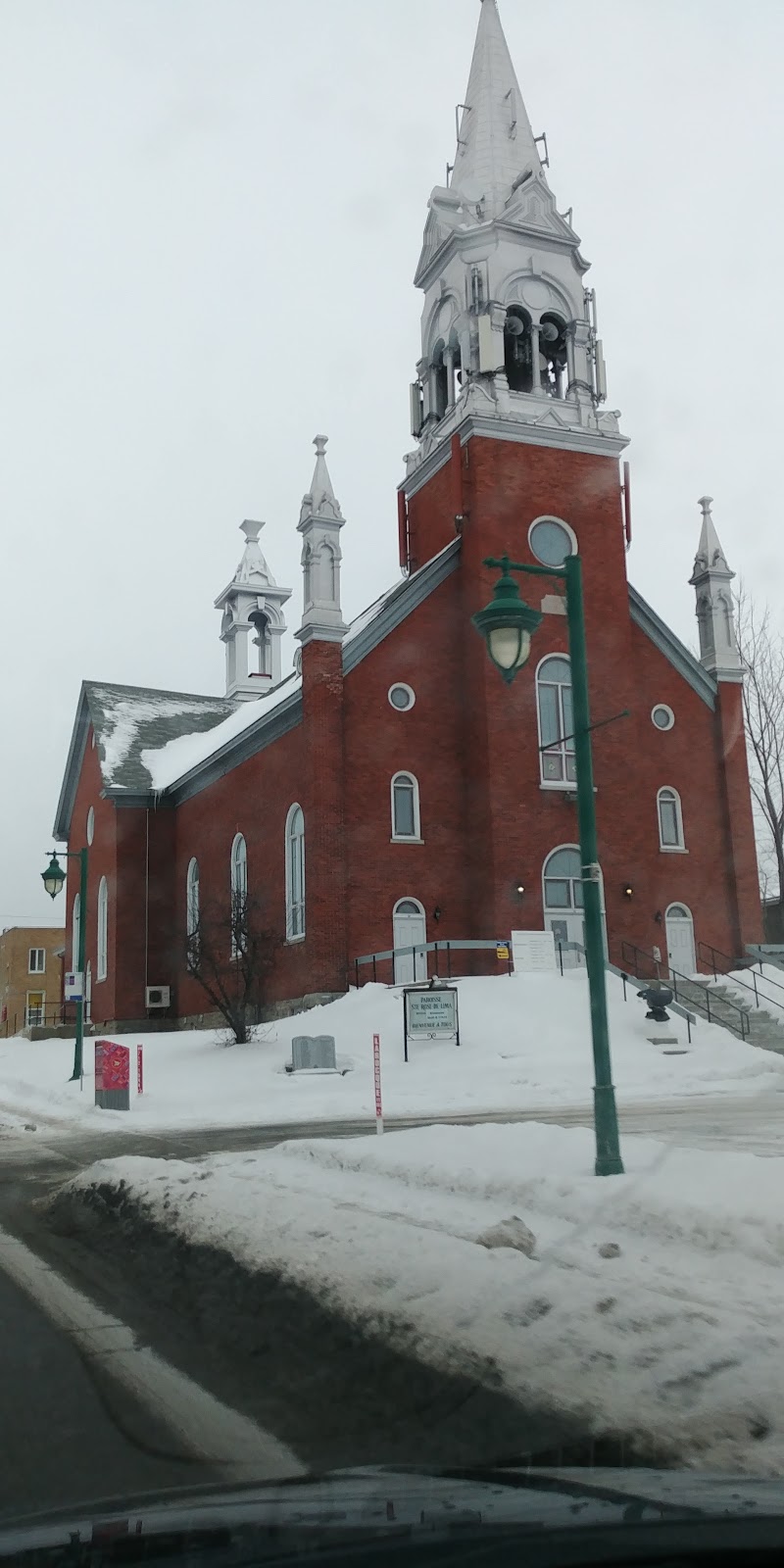 Église Sainte-Rose-de-Lima | 861 Boulevard Saint-René E, Gatineau, QC J8P 1V1, Canada | Phone: (819) 663-5787