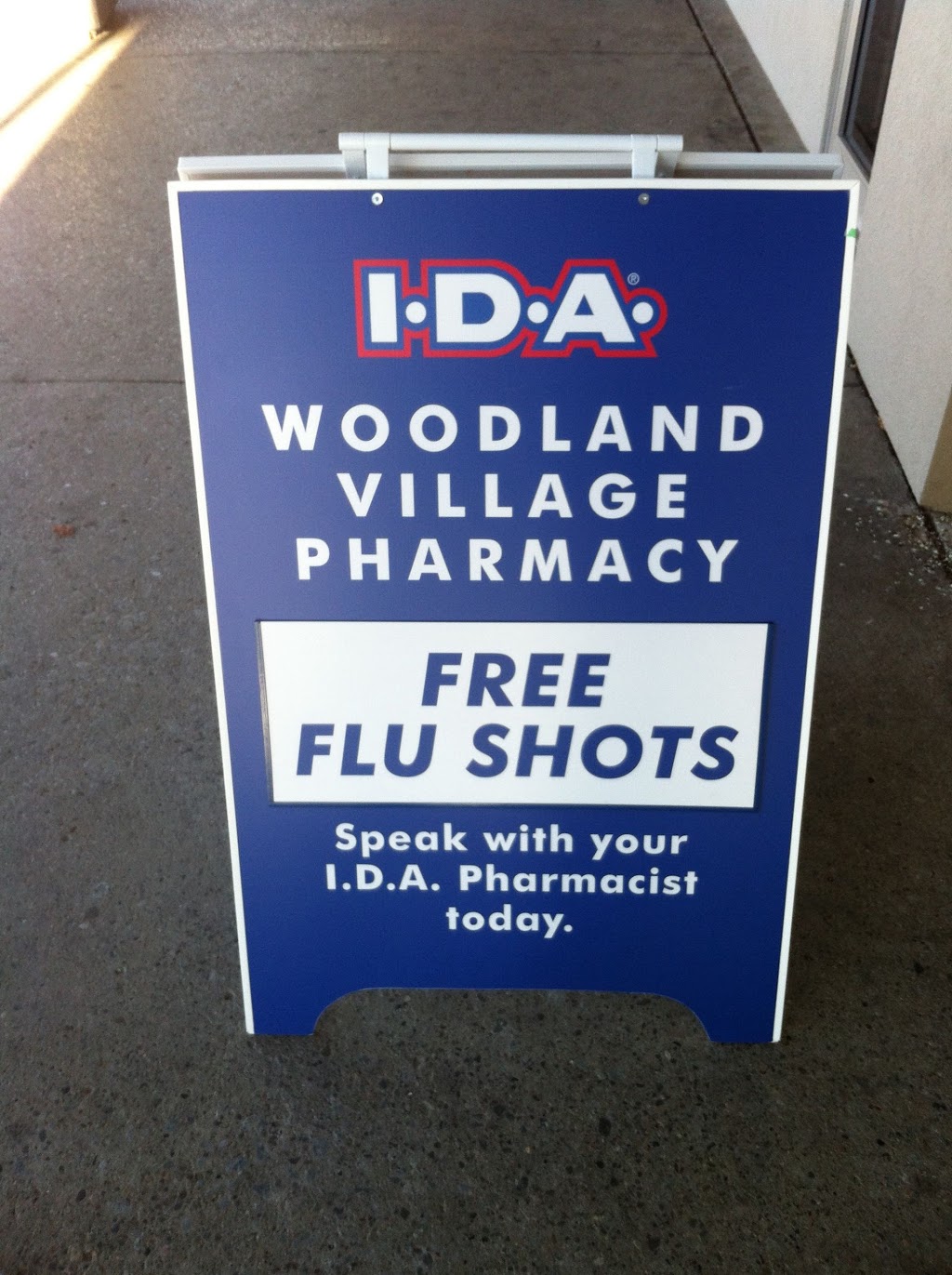 I.D.A. - Woodland Pharmacy | 3353 The Credit Woodlands, Mississauga, ON L5C 2K1, Canada | Phone: (905) 279-5353