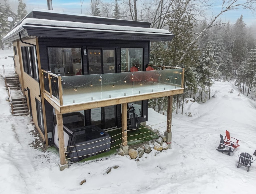 Chalet Le Hors-Piste St-Côme | 70 rue Louis X1V, Saint-Côme, QC J0K 2B0, Canada | Phone: (514) 758-3481