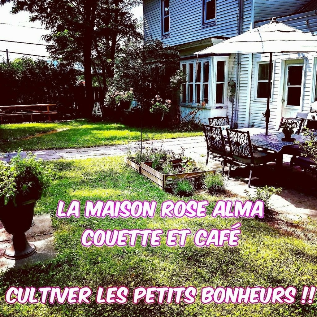 La maison Rose Alma Couette Et Café | 328 Rue Principale, Mansonville, QC J0E 1X0, Canada | Phone: (438) 883-7877