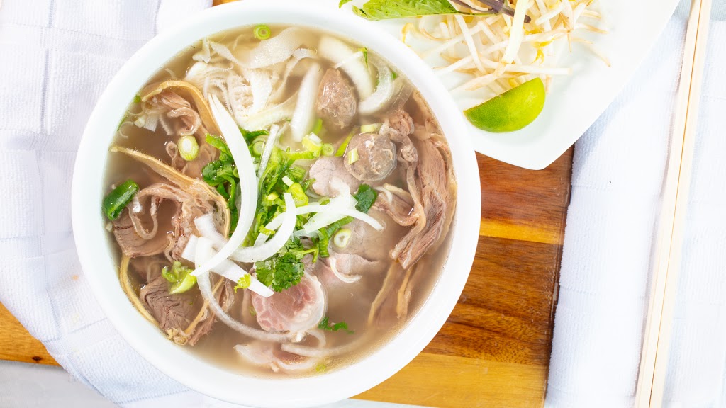 Pho Soho | 925 Rathburn Rd E, Mississauga, ON L4W 4C3, Canada | Phone: (905) 897-2888