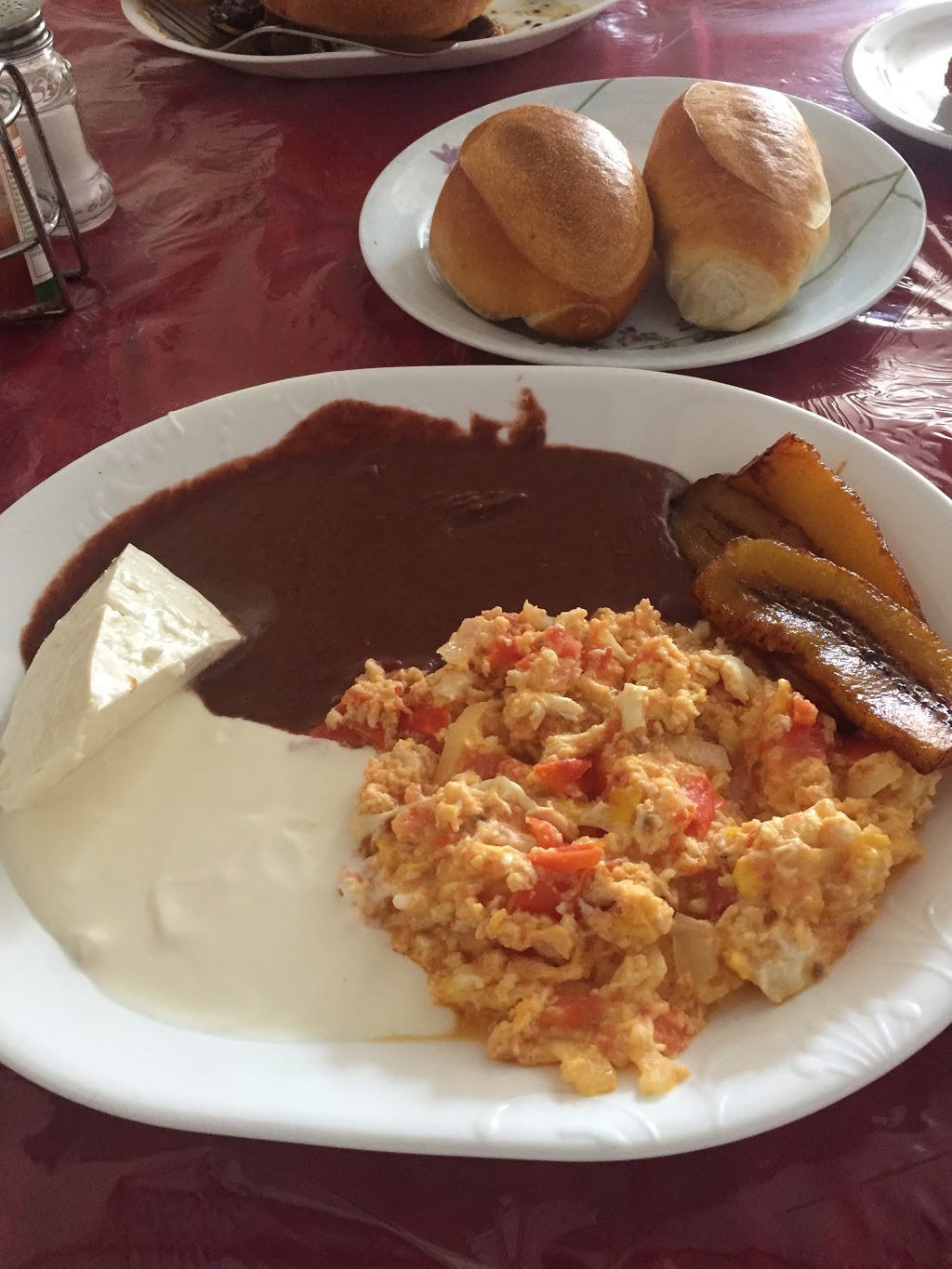 Amanecer Salvadoreño Restaurant | 2663 Islington Ave, Etobicoke, ON M9V 2X6, Canada | Phone: (416) 745-1793