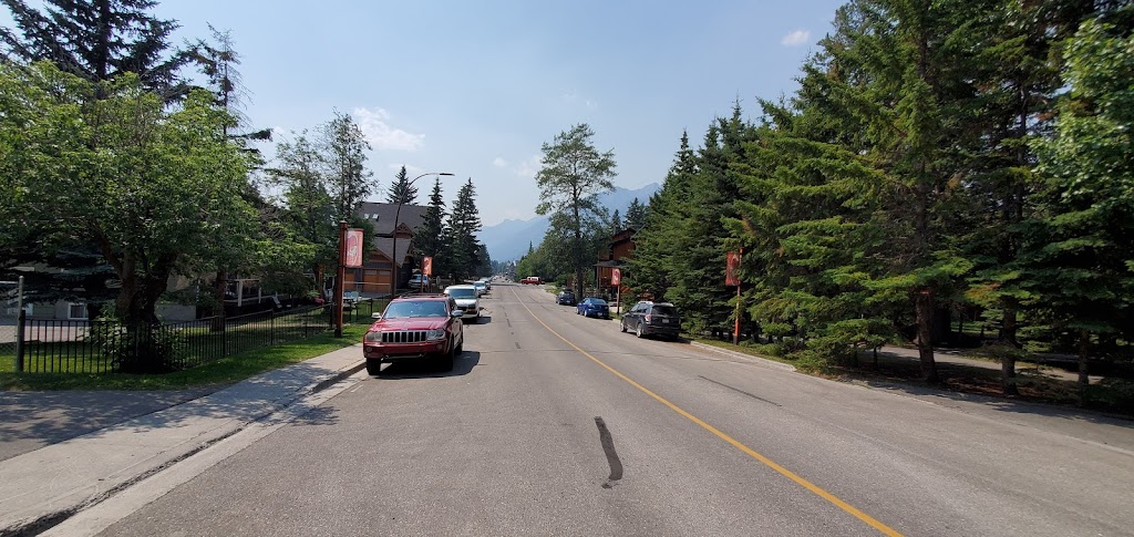 The Treutlers Resort Bed & Breakfast | 608 Wolf St, Banff, AB T1L 1A9, Canada | Phone: (403) 762-3798