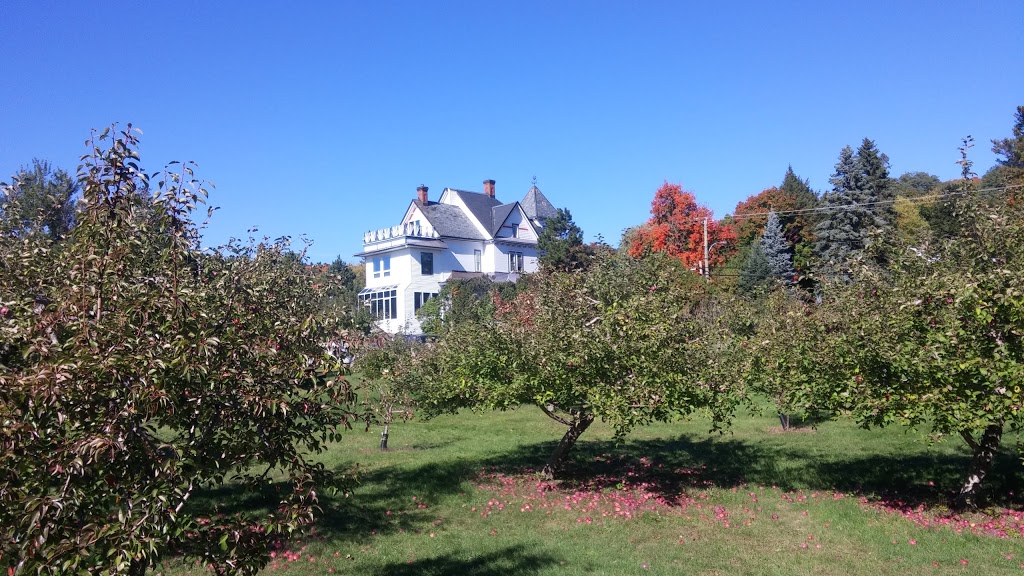 Les 7 fruits du château | 1172 Chemin de la Montagne, Mont-Saint-Hilaire, QC J3G 4S6, Canada | Phone: (450) 467-9965