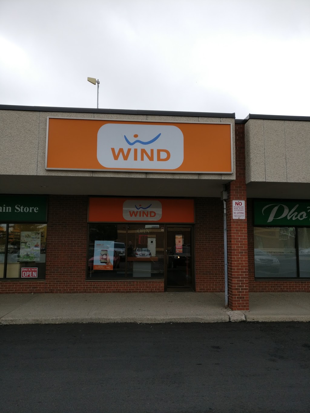 Freedom Mobile | 500 Laurier Ave, Milton, ON L9T 4R3, Canada | Phone: (905) 864-4600