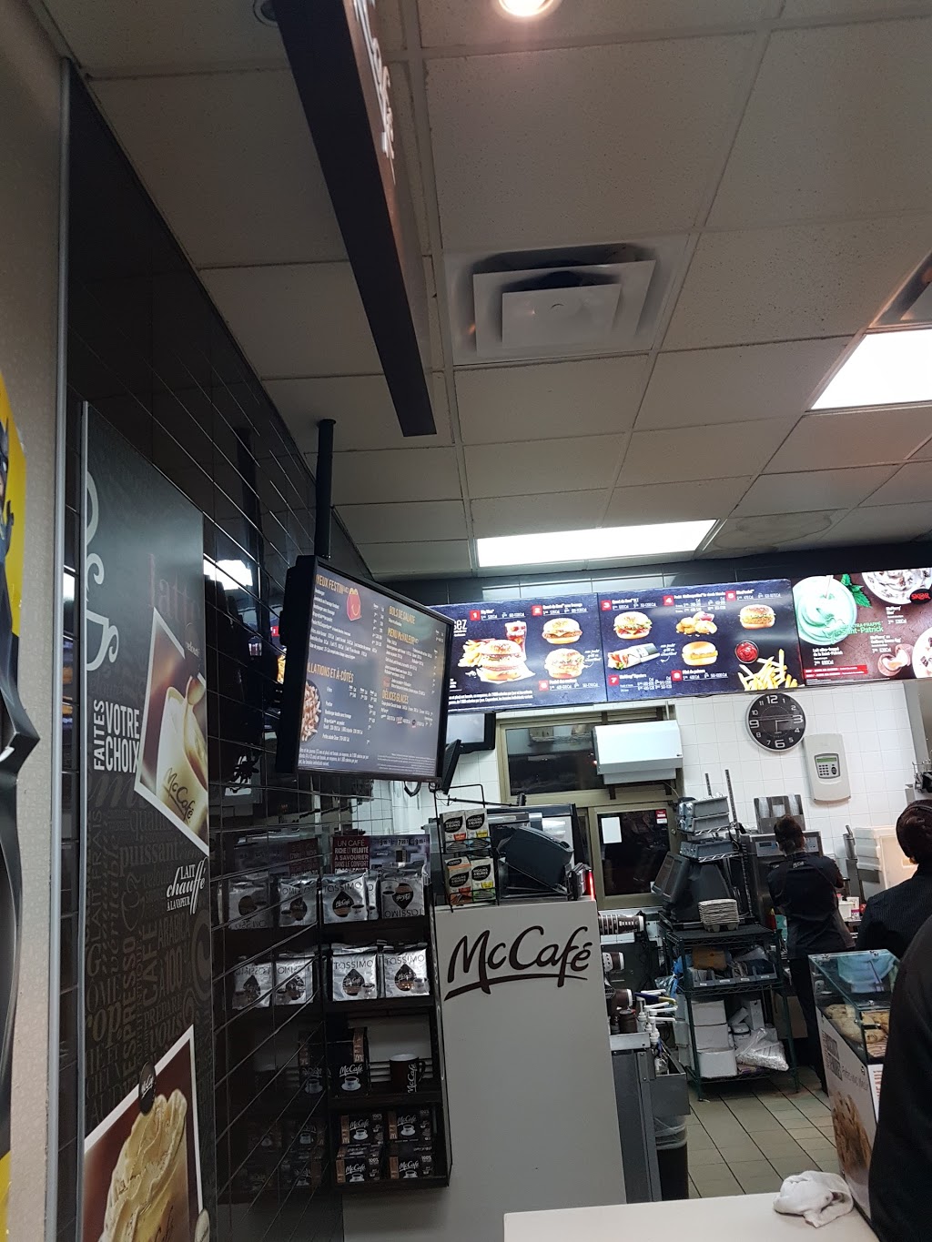 McDonalds | 4016 Boulevard Saint-Joseph, Drummondville, QC J2B 8K5, Canada | Phone: (819) 474-3948