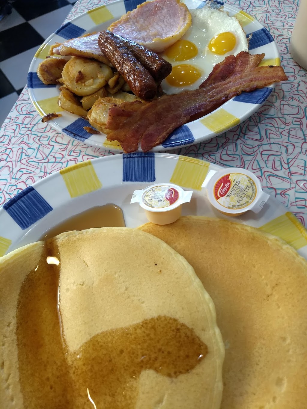 Wimpys Diner | 305 Barrie St, Bradford, ON K7L 5L4, Canada | Phone: (905) 775-9292