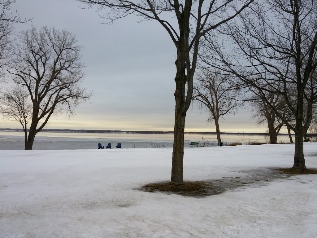 Parc des Martins-Pêcheurs | 16 Chemin du Vieux-Moulin, Notre-Dame-de-lÎle-Perrot, QC J7V 8P6, Canada | Phone: (514) 453-4128