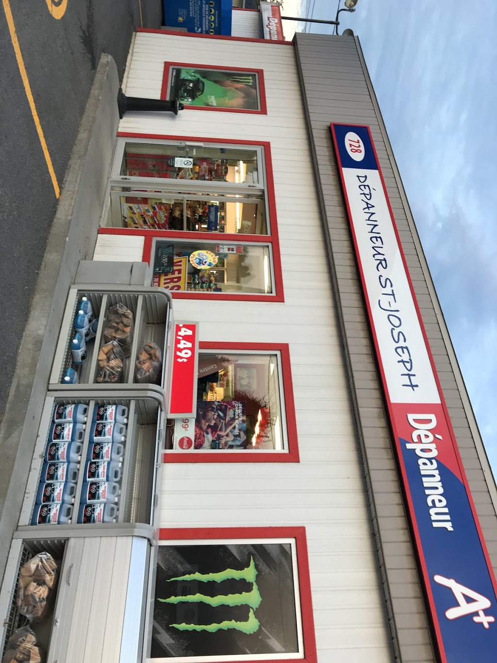 Petro-Canada | 728 Rue Saint Joseph, Saint-Raymond, QC G3L 1M3, Canada | Phone: (418) 337-7646