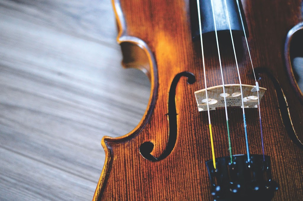 Violon Traditionnel Sutton | 514 Chemin Schweizer, Sutton, QC J0E 2K0, Canada | Phone: (514) 554-2537