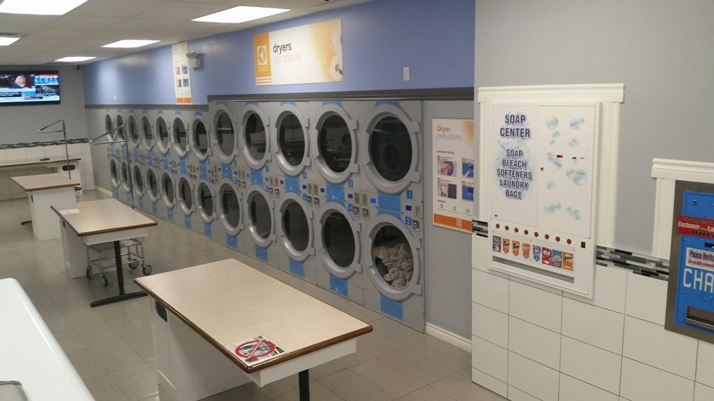 LaRose Coin Laundry | 140 La Rose Ave, Etobicoke, ON M9P 1B2, Canada | Phone: (416) 245-5835