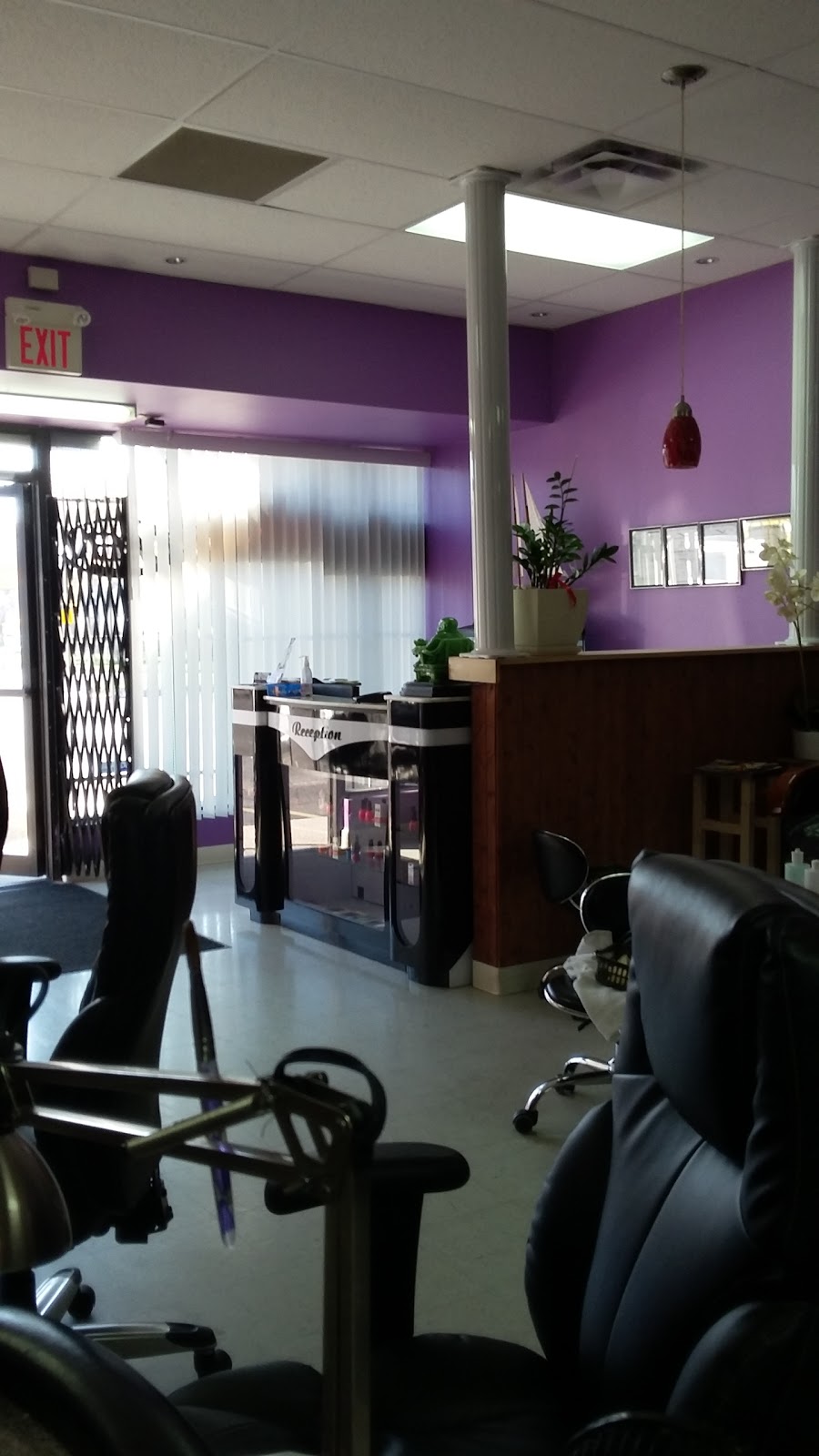 Stephanie Nails | 1180 Oxford St E, London, ON N5Y 3M1, Canada | Phone: (519) 659-8866