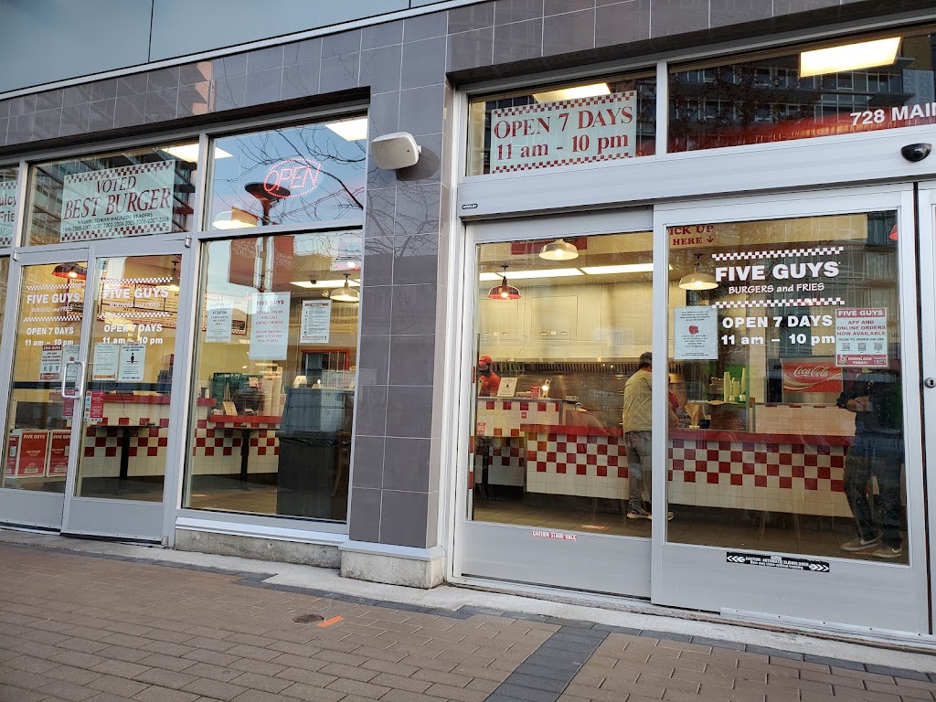 Five Guys | 728 Main St, West Vancouver, BC V7T 0A5, Canada | Phone: (604) 925-3483