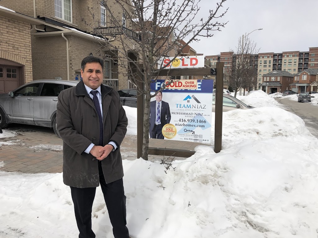 Team Niaz Realty, Century 21 Leading Edge Realty | 201-1825 Markham Rd, Scarborough, ON M1B 4Z9, Canada | Phone: (647) 226-1466